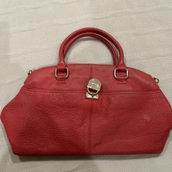 Red Leather Handbag – Stylish & Spacious