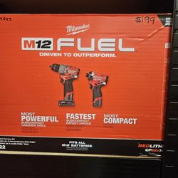 Milwaukee
M12 FUEL 12-Volt Lithium-Ion Brushless Cordless Hammer Drill and Impact Driver Combo Kit w/2 Batteries and Bag (2-Tool)