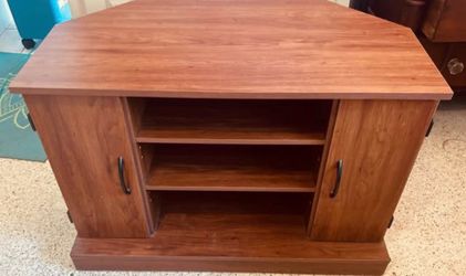 TV/entertainment stand