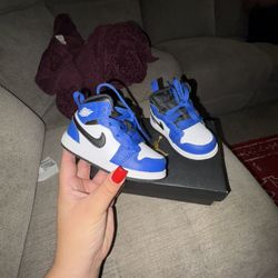 Jordan 1 MID