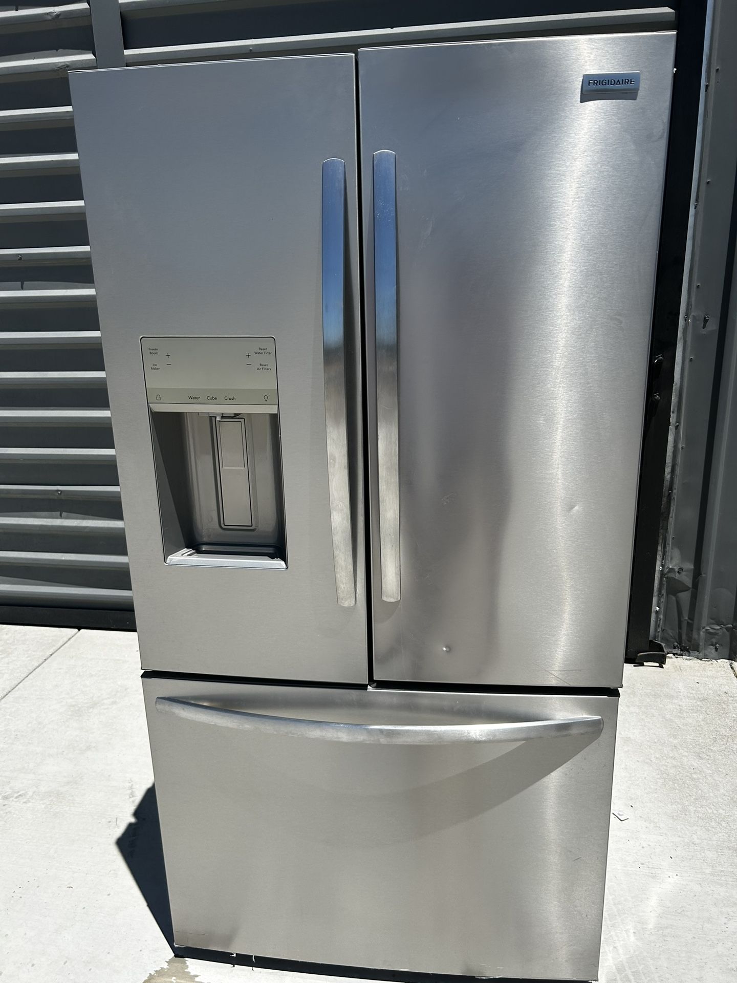 Frigidaire Fridge