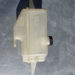 Infiniti Q50 water Coolant Tank 