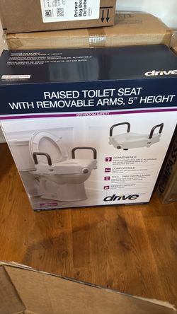 Drive Raised Toilet Seat with Removable Arms 5"