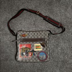 Gucci GG Supreme Messenger Bag