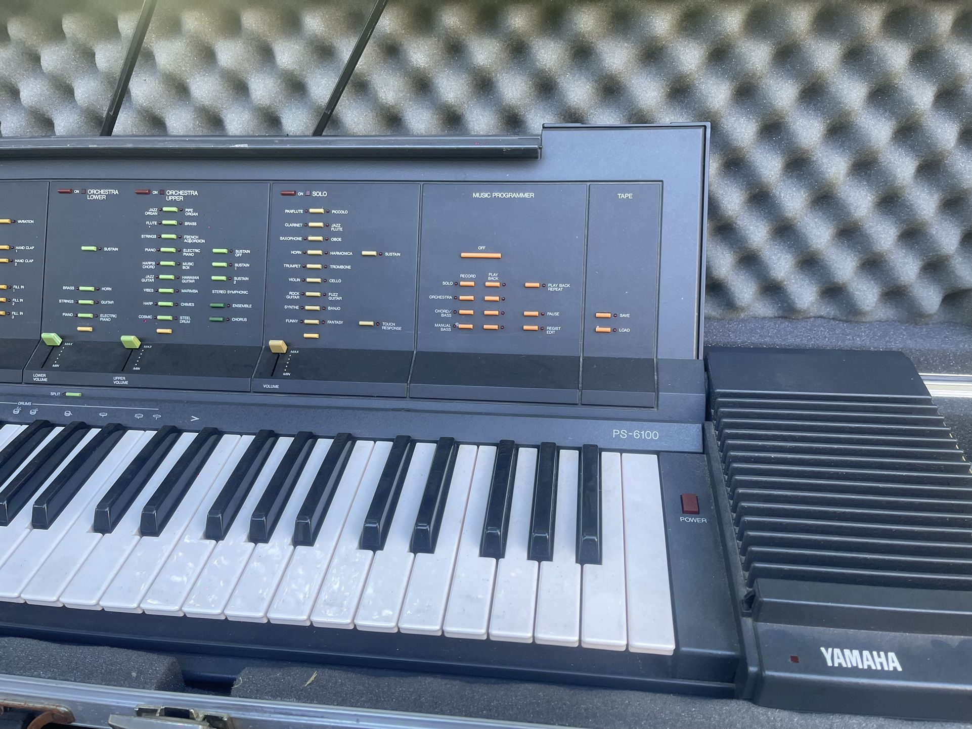 Keyboard. Yamaha. Es Un De Los 80 Muy. Bueno. Sonidos $250.