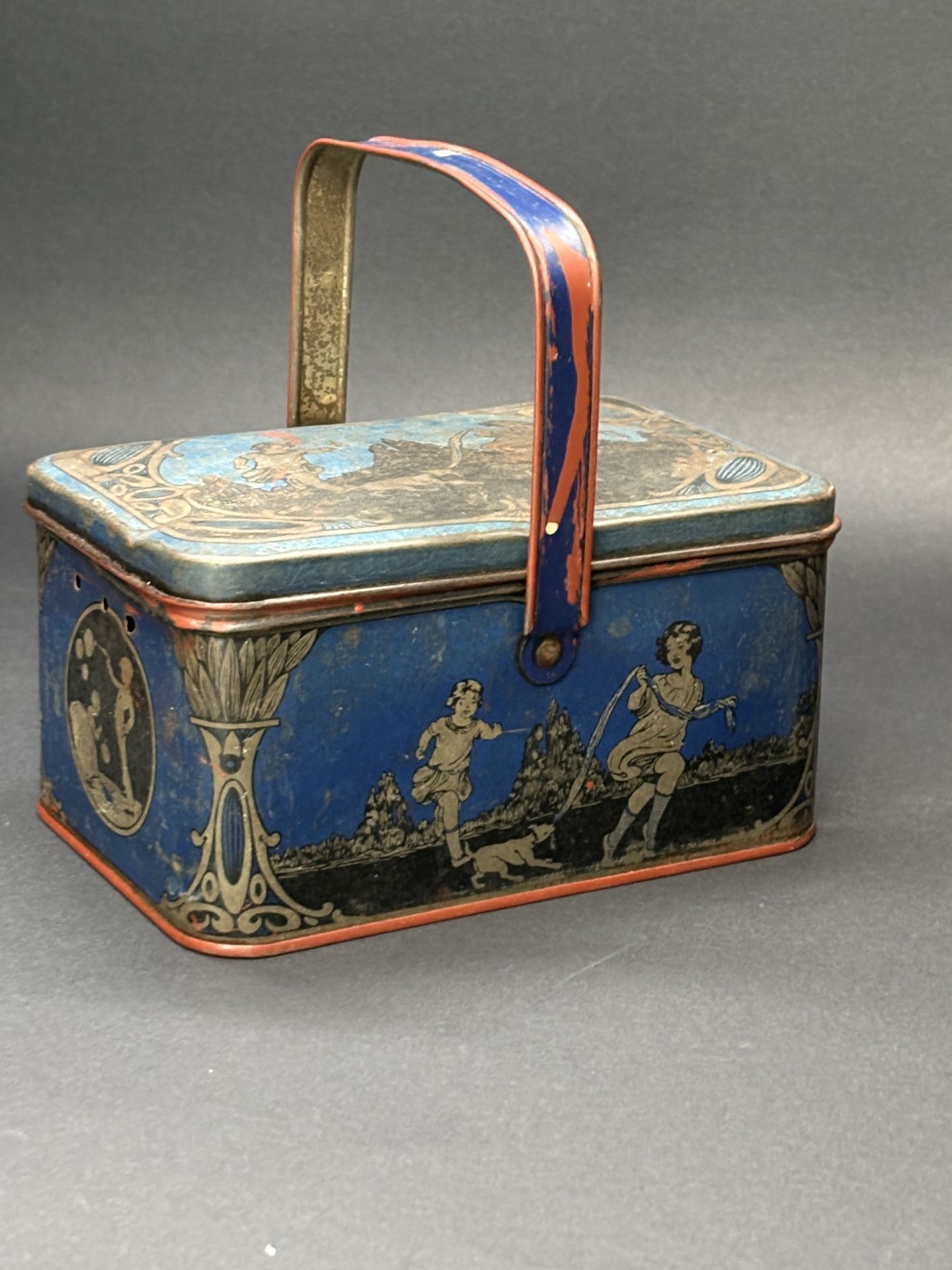ANTIQUE 20s VINTAGE CHILD'S Small 6” Lunch Box Tin Litho, Children Playing