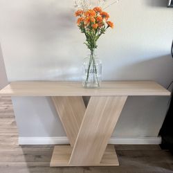 New Modern Console Table – Light Wood Finish