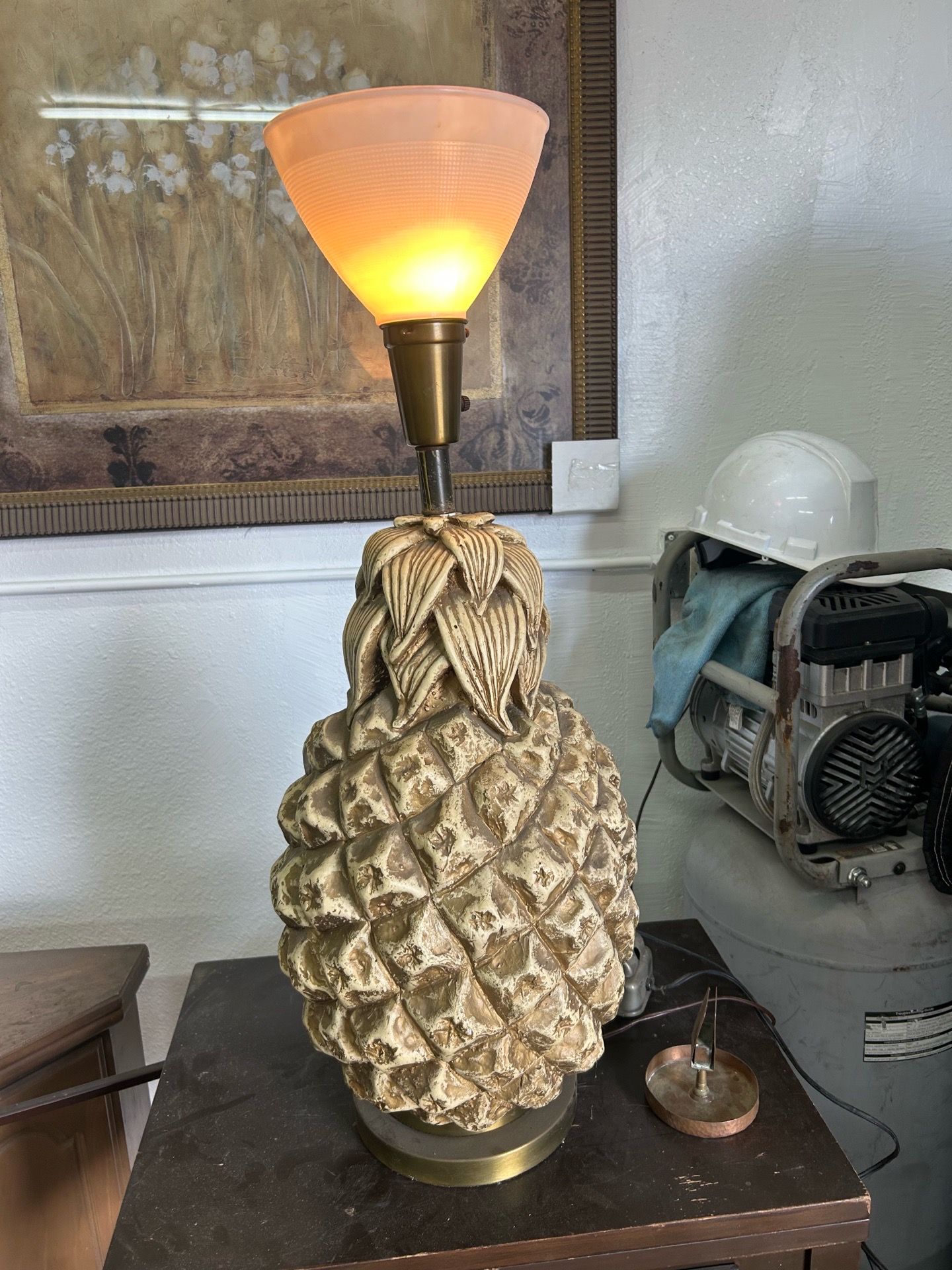 Pineapple lamp