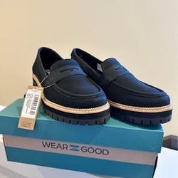 TOMS Women’s size 8 loafers 