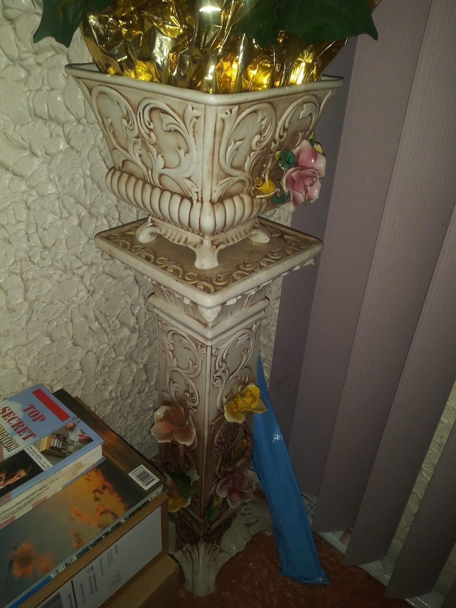 Ceramic Planter Stands with Pots