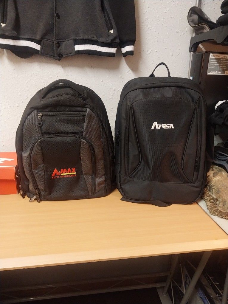 2 Backpacks 🎒