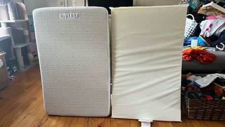 Folding crib