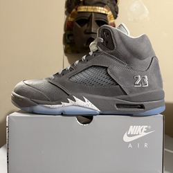 Mens Jordan Retro 5 size 11 Wolf Grey