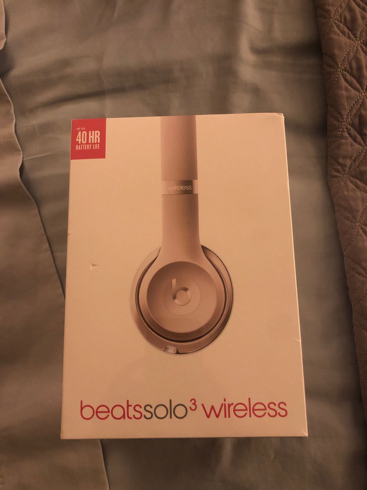 New Beats Solo 3 Wireless Special Edition Gold (unopened)