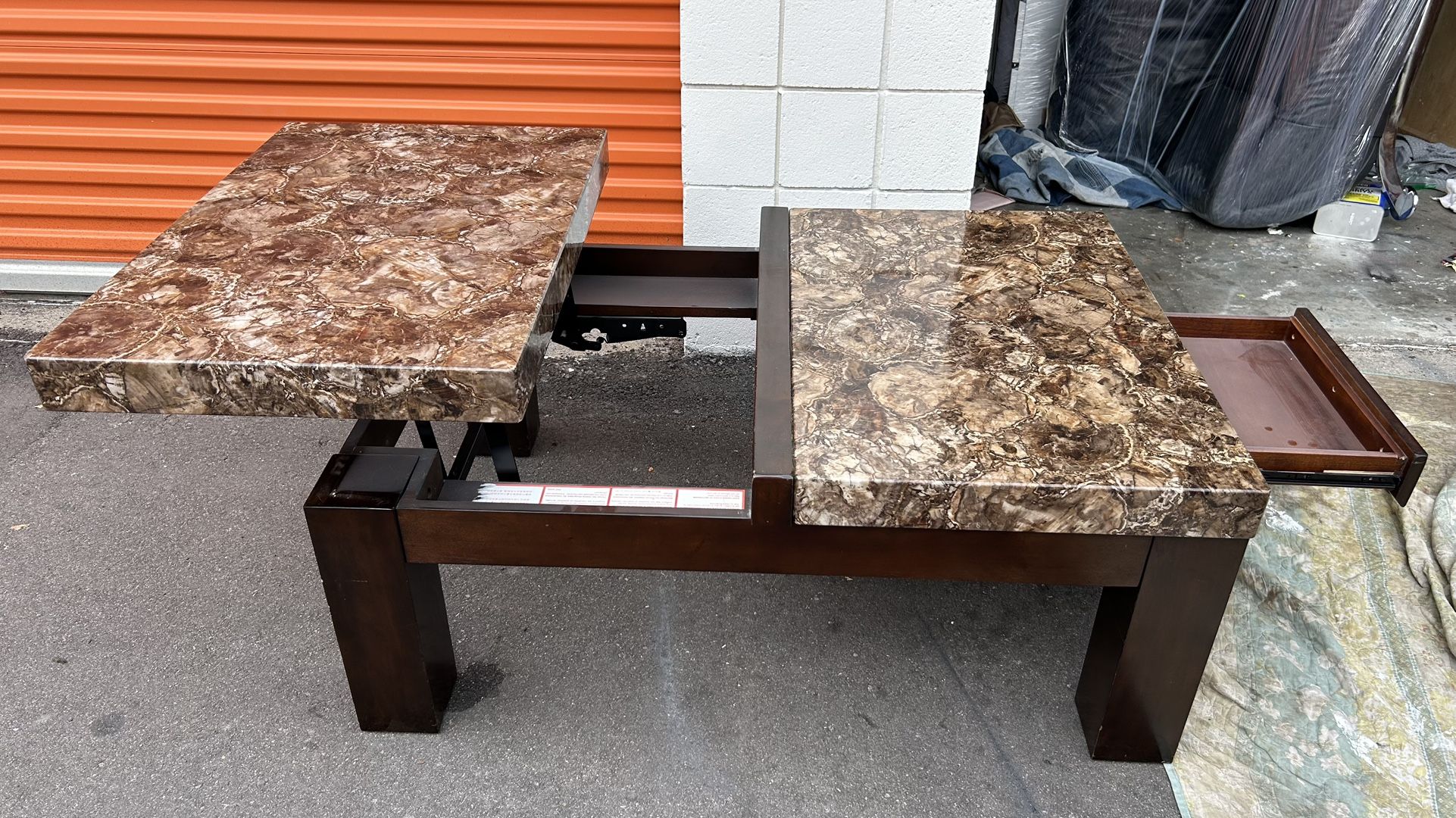 Ashley furniture marble-patterned lift-top coffee table with storage L47”*W32”*H19”(address in description  👇delivery 🚚 available within 15 miles wi