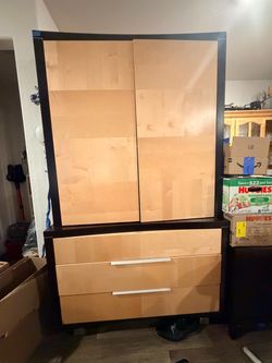 Dresser armoire