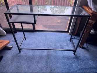 Glass compute table