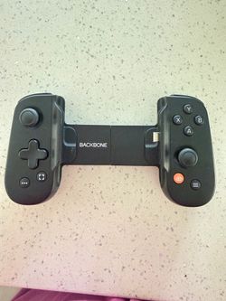 Mobile Gaming Accessory: Backbone One Lightning