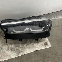 2019-2023  X5/X6 G05/G06 BMW LEFT DRIVER SIDE HEADLIGHT FULL LED CHROME IN GREAT CONDITION 