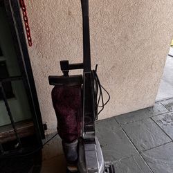 Kirby G5 upright vacuum cleaner