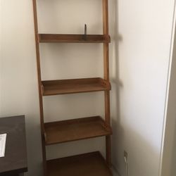 Bookshelf/Leaning