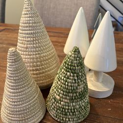 Free: Christmas Decorations 