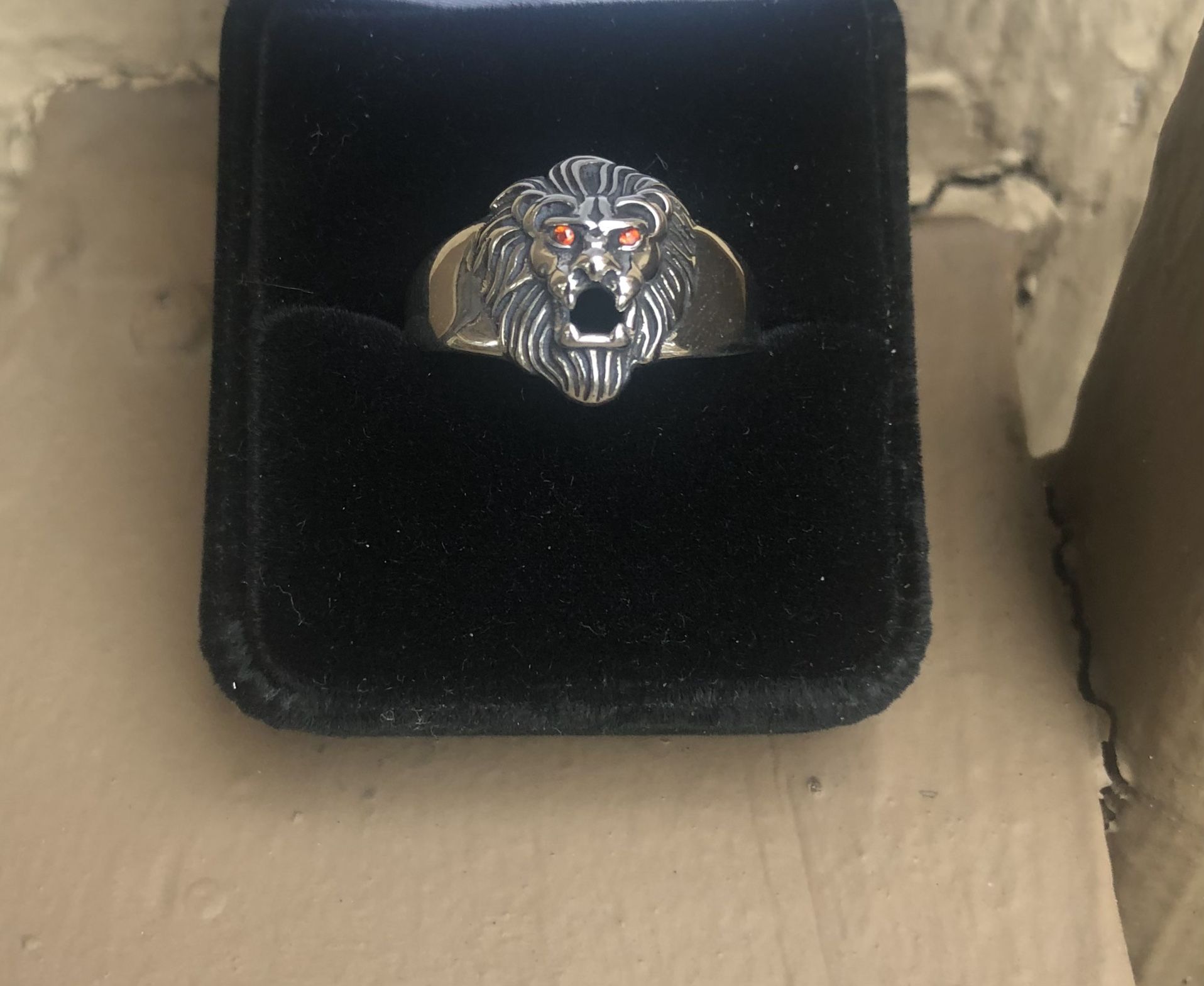 Nice New Sterling Silver .925 Colored Stone Eyes Lion Ring Size 11.5