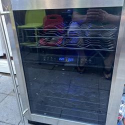 Magic Chef BTWB530ST1 Dual-Zone Wine-and-Beverage Center, Perfect for Use as Freestanding or Countertop Beverage Fridge, 24 Inches, Stainless Steel