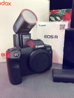 EOS R Mirrorless Used Camera with Godox V1 Flash for Canon