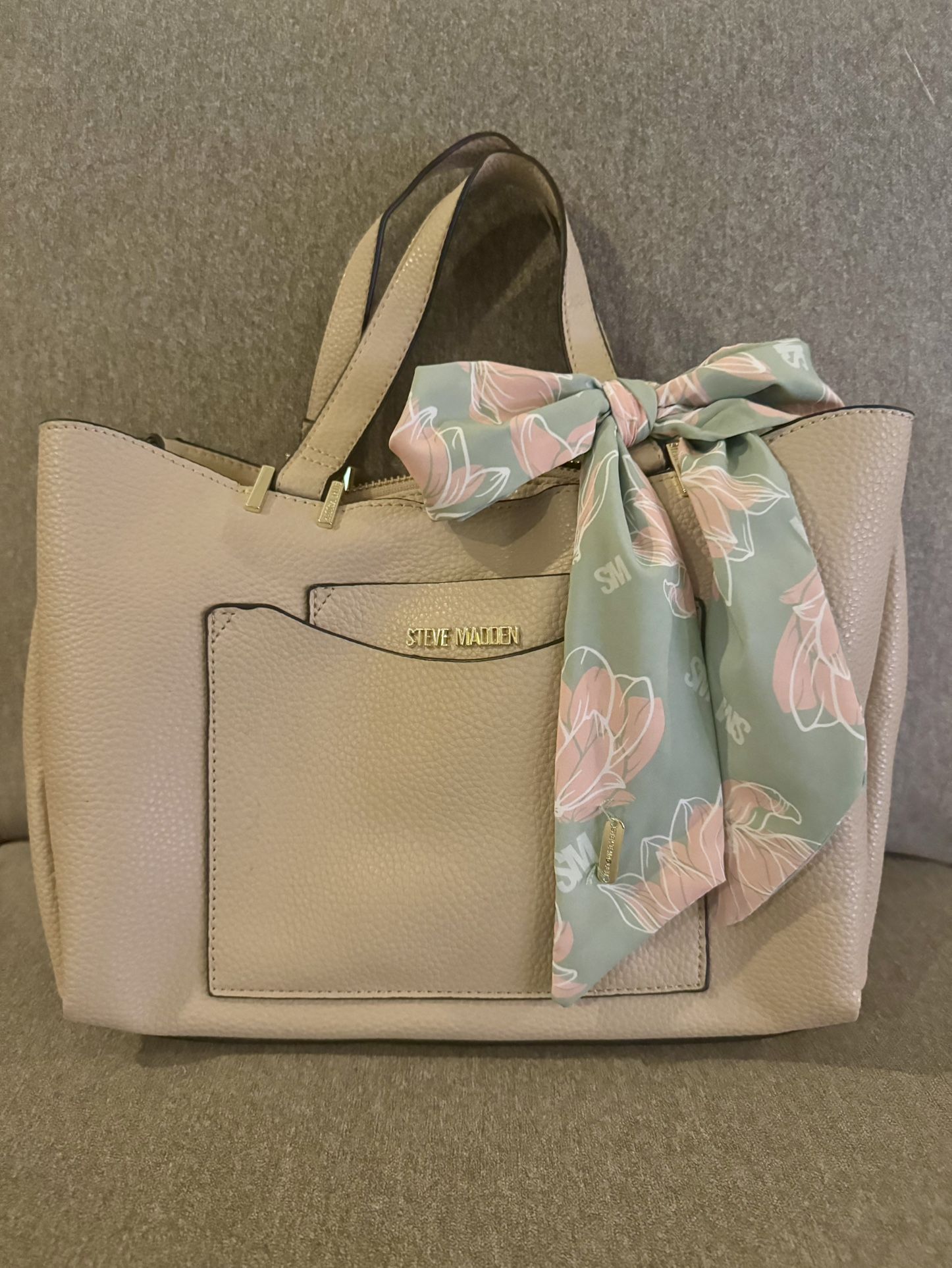 STEVE MADDEN SATCHEL HANDBAG AND CLUTCH