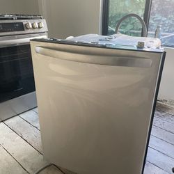Frigidaire 24" Stainless Steel Tub Dishwasher