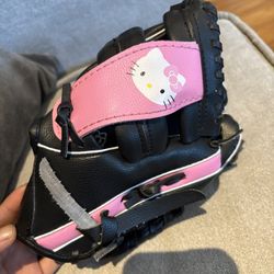 T Ball Hello Kitty Gloves 