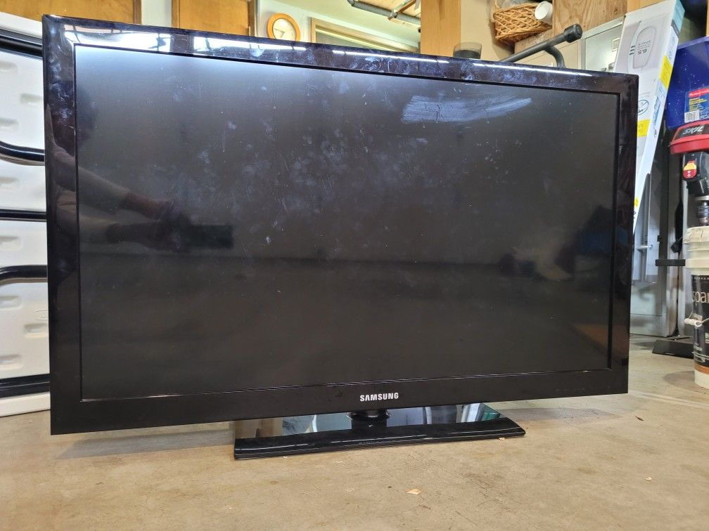 Samsung TV 40 Inch