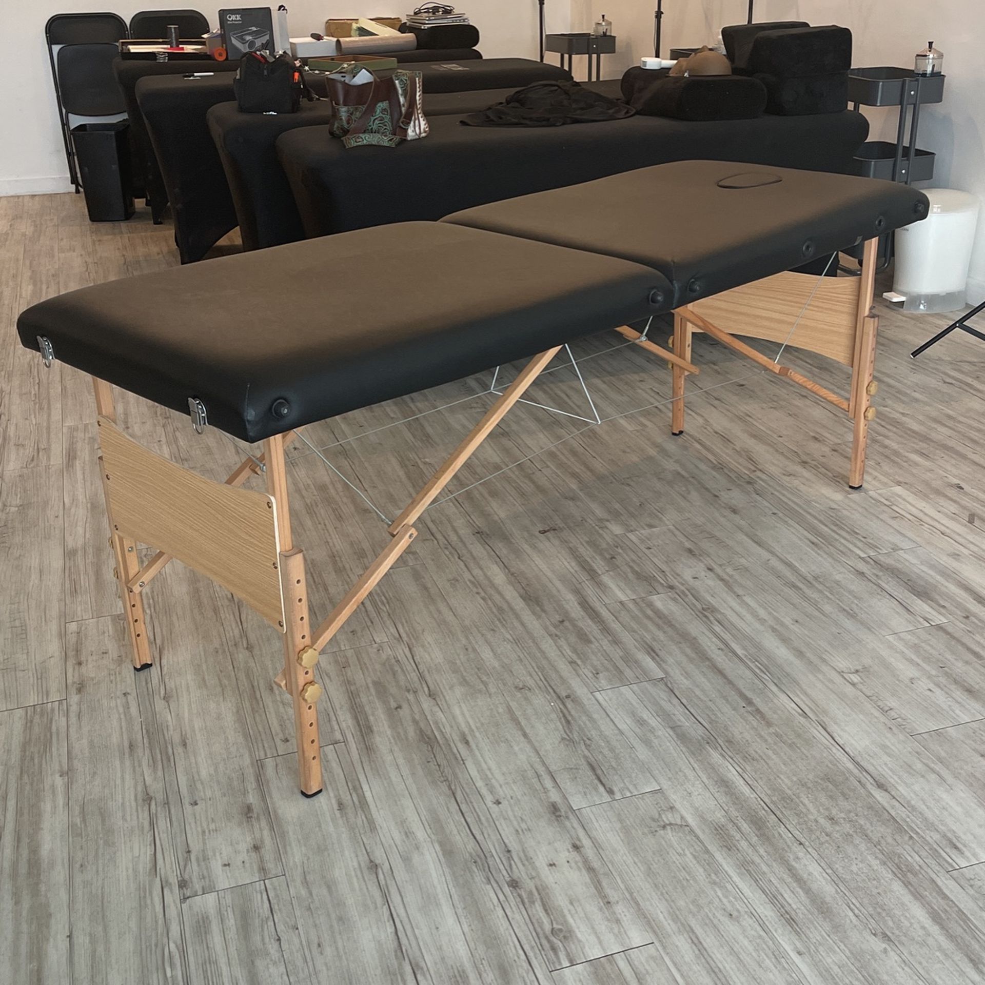 Massage Table for Sale in Scottsdale, AZ OfferUp