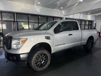 2017 Nissan TITAN XD King Cab