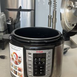 Electric Pressure Cooker 