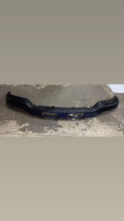 03-06 GMC SIERRA FRONT BUMPER BLACK UPPER PIECE