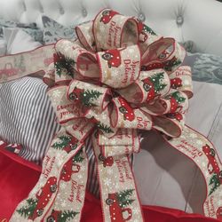 Christmas Bows.... Any Size, Many Ribbons To Choose From. Text For Prices