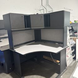 Office Desks. Corner Desk With Flat And Middle Part