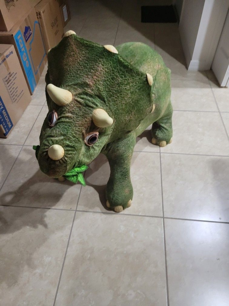 Kota My Triceratops Dinosaur Playskool
