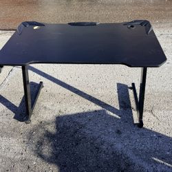 Black Gaming  Desk