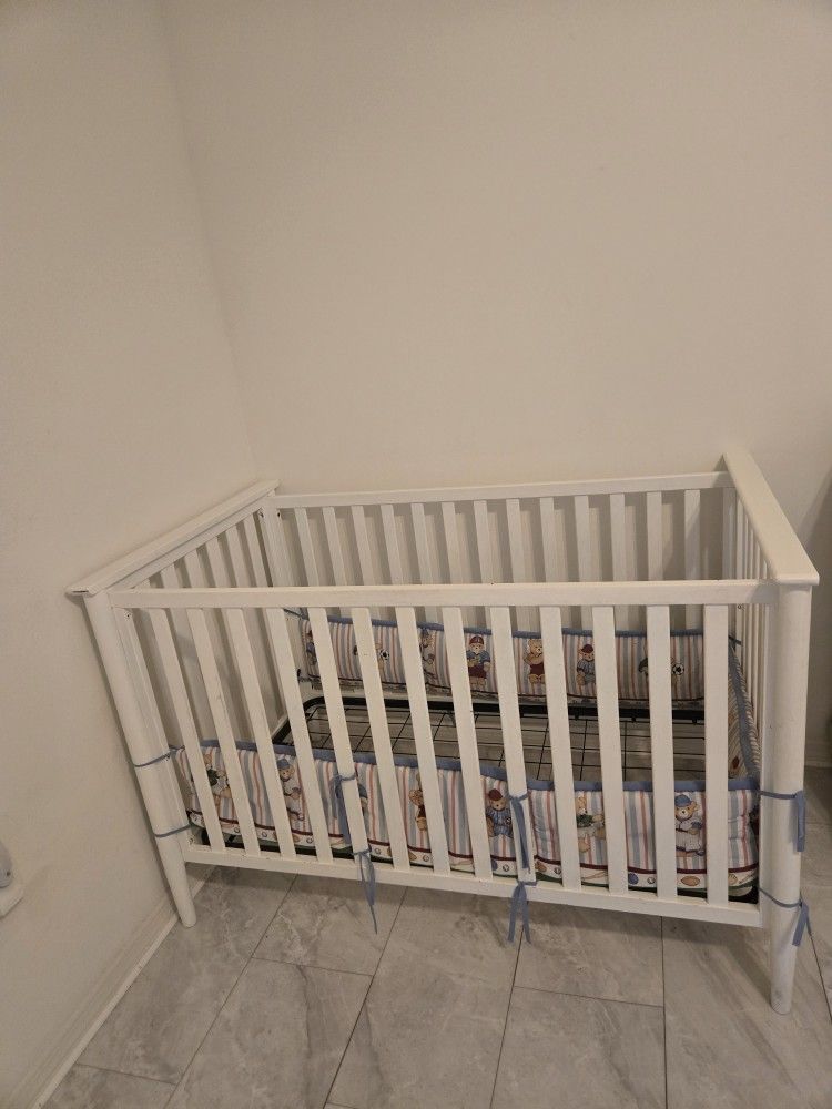 Baby Crib with Matress and Crib Liner