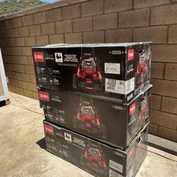 BRAND NEW .. IN BOX TORO 60 VOLT FLEXFORCE BATTERY POWERED PUSH MOWER KITS WITH BATTERY AND CHARGER. 