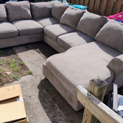 4 Piece Sectional 