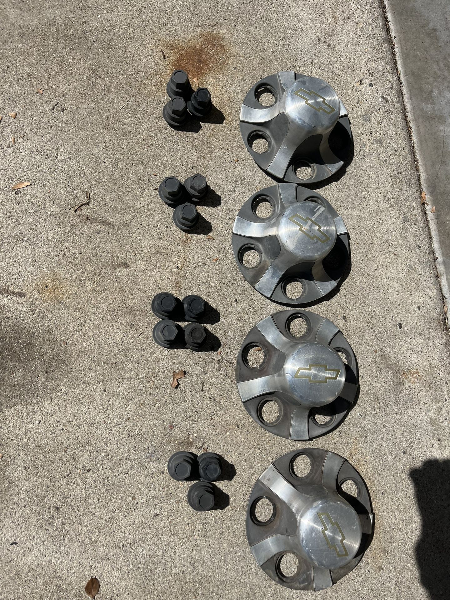 2001 S-10 Hub Caps $35 Or Best Offer