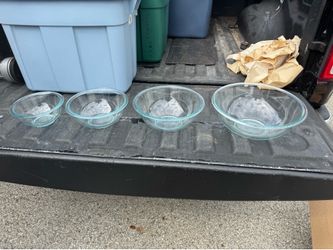 Lot of 4 Vintage Pyrex Clear Glass Nesting Mixing Bowls