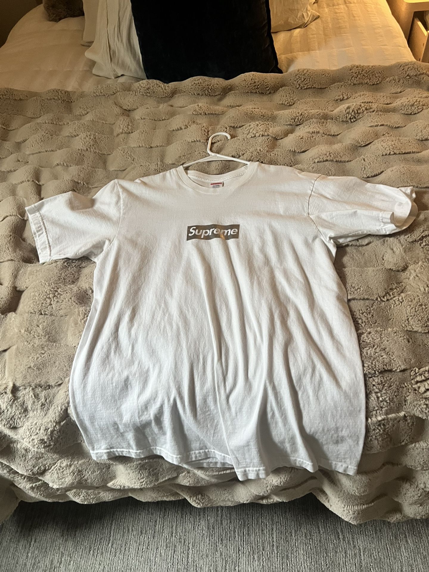 Supreme Chicago box logo
