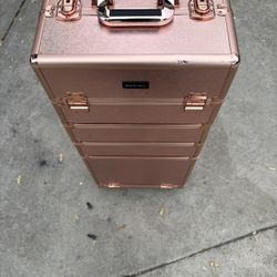 Rose Gold Train Case ( BYOOTIQUE)