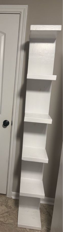 2 Wood shelves