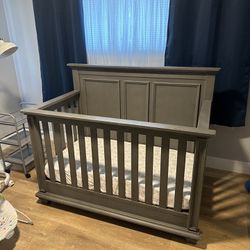 Oxford Baby Crib W/ Mattress 